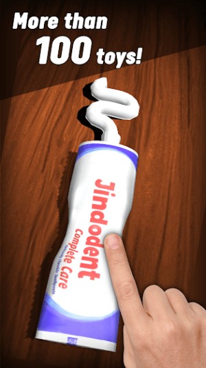 Bóp kem từ tuýp kem đánh răng