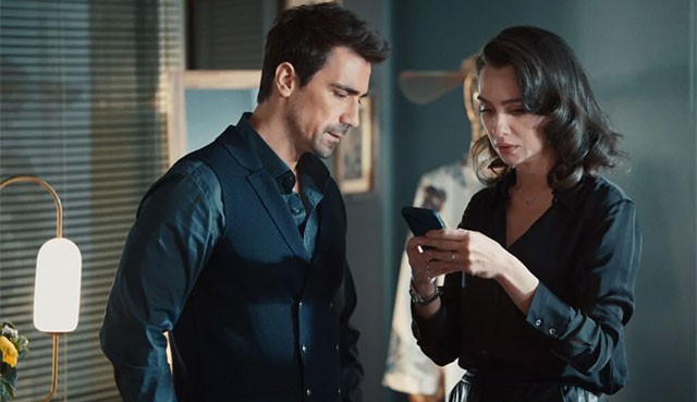 ... và những góc khuất, mặt tối của ngành truyền thông cũng như sự nổi tiếng