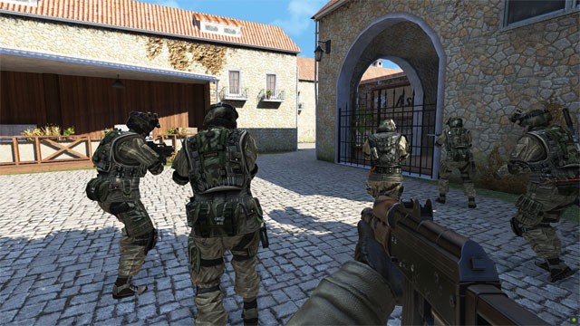 Phối hợp cùng đồng đội trong trận chiến Co-op sinh tử