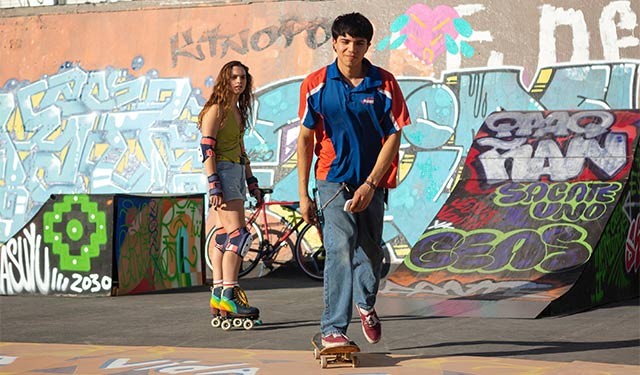 Biến Kevin từ một vận động viên lướt ván chuyên nghiệp...