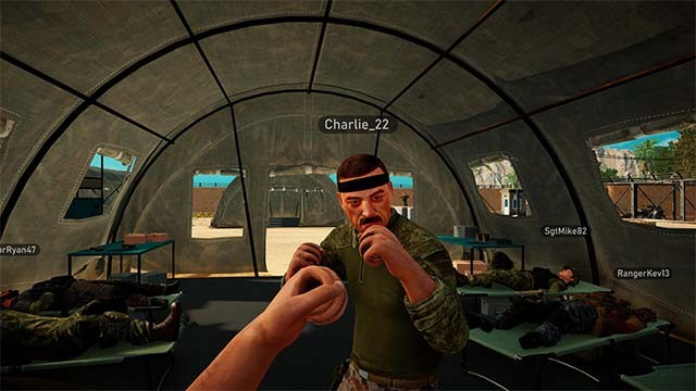 Giao tiếp, tương tác và lựa chọn dựa trên kỷ luật quân đội nghiêm ngặt