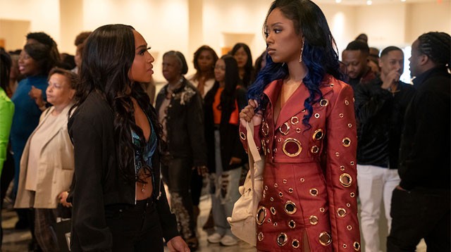 Bộ phim xoay quanh 2 người phụ nữ với số phận khác biệt