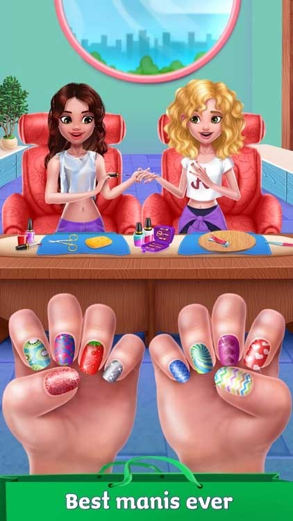 Làm móng cùng bạn thân trong salon làm móng của BFF Shopping Spree