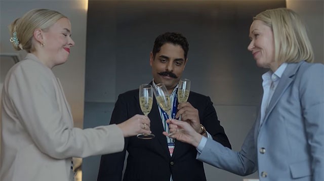 Billionaire Island xoay quanh cuộc chiến của 2 công ty đối thủ trong ngành sản xuất cá hồi