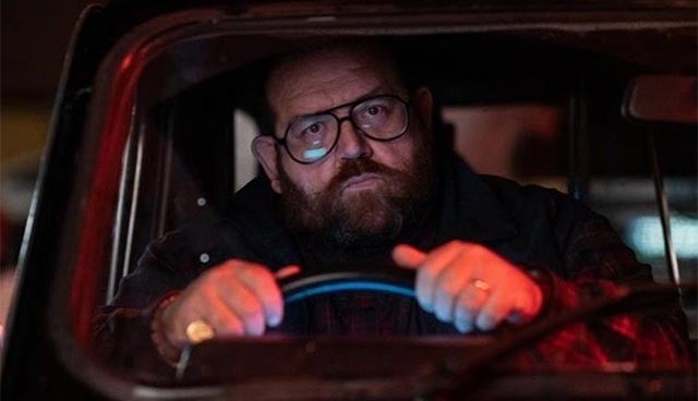 Ngôi sao Nick Frost vào vai Ian, gã tài xế khó đoán với vẻ ngoài tử tế, tốt bụng
