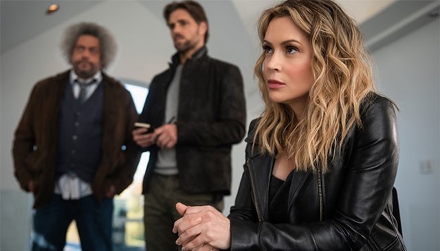 Hành trình phá án của nữ văn sĩ Grace và chàng thám tử Ed trong Brazen