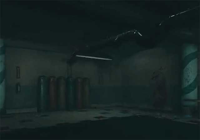 Đi đến bức tường bên phải nơi có vết máu