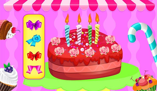 Trang trí bánh sinh nhật bằng nơ, nến, đồ chơi...