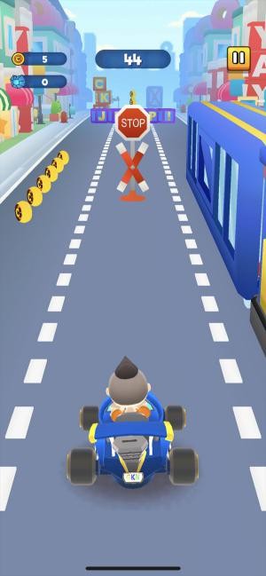 Lái xe mô hình đồ chơi trong game CKN Toys Car Hero