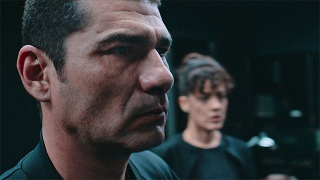 Quy tắc tội phạm kết hợp giữa phong cách trinh thám với những pha hành động hấp dẫn