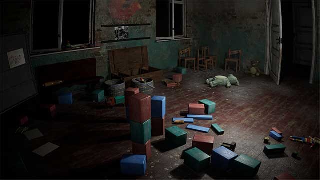 Tìm kiếm manh mối và giải các câu đố mà người trong trường để lại