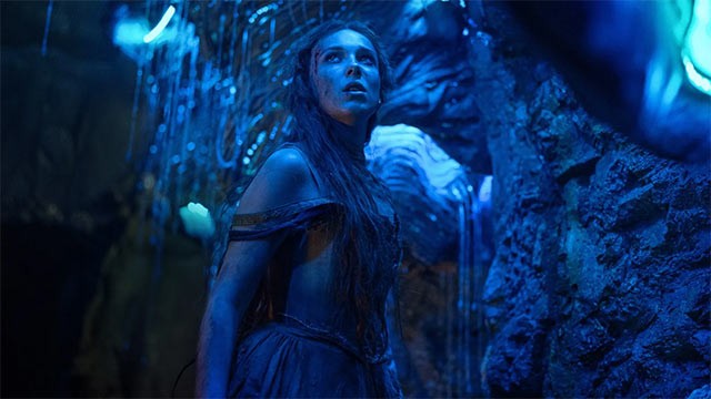 Đắm chìm trong cuộc chiến sinh tồn giữa cô gái trẻ dũng cảm và rồng khổng lồ