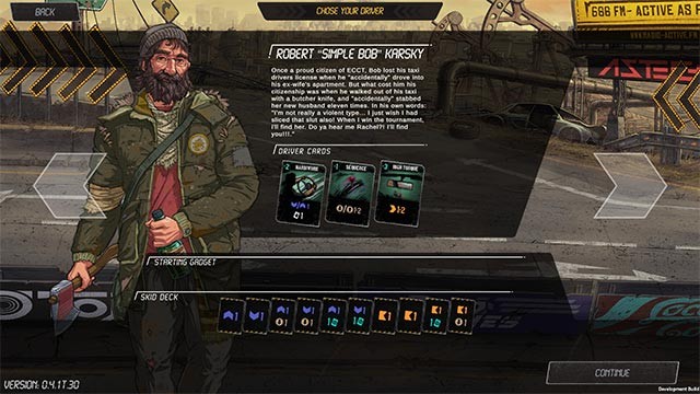 Sử dụng thẻ bài chiến lược để nâng cấp xe đua và vũ khí chiến đấu trong khi chơi Death Road: Tournament