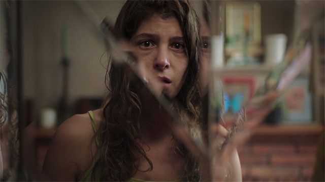 Khám phá quá khứ và những vết cứa trong tâm hồn của Augustina, người phụ nữ phải đối mặt với những cơn hoảng loạn