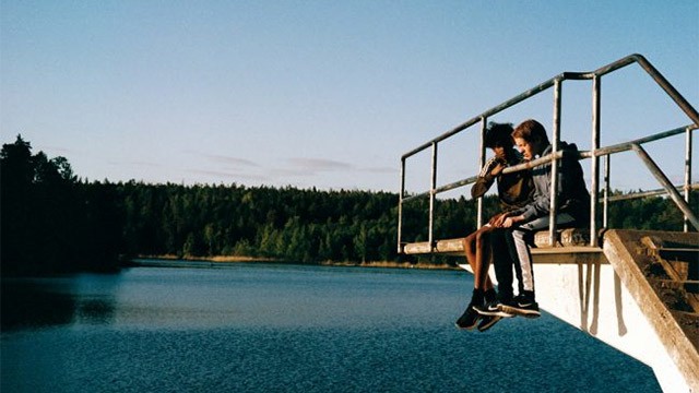 Cứu lấy tuổi thơ đề cập đến những câu hỏi nhức nhối và vấn nạn tội phạm vị thành niên trong xã hội hiện đại