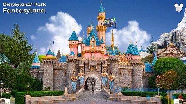 Giao diện chính của Disneyland Explorer