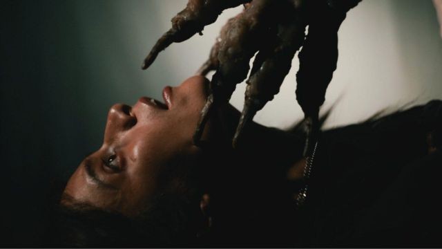 Lễ đoạt hồn - Don't Follow Me (2025) là bộ phim kinh dị siêu nhiên Mexico chiếu rạp