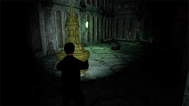 Sử dụng nhiều đạo cụ để khám phá và đối mặt với ma quỷ