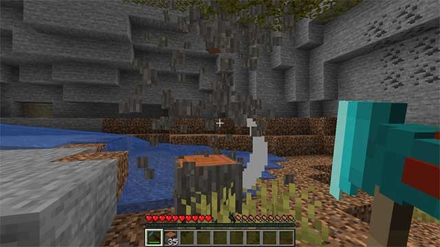 Trong chiến đấu, rìu sẽ không phát huy hiệu quả vì nó có thể gây sát thương cho bạn