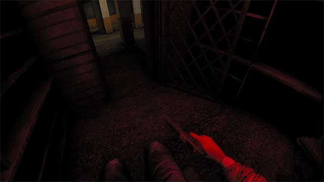 Người chơi có thể sử dụng tay để nhặt hoặc sử dụng vật phẩm