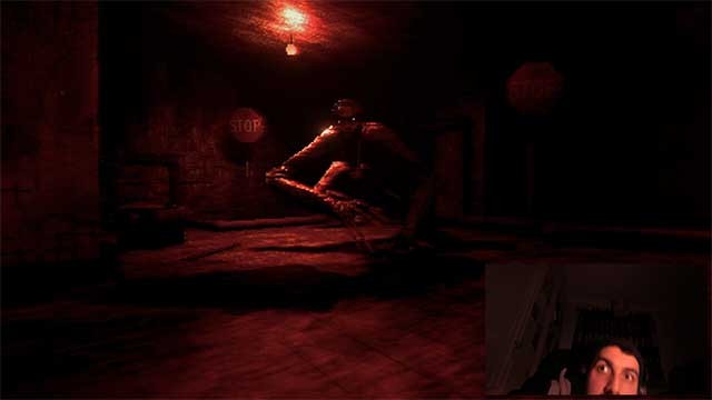 Trong Eyes Never Wake, quái vật sẽ theo dõi bạn qua webcam