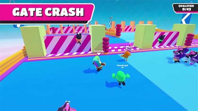 Vượt qua những cánh cửa và chướng ngại vật di chuyển liên tục trong Gate Crash