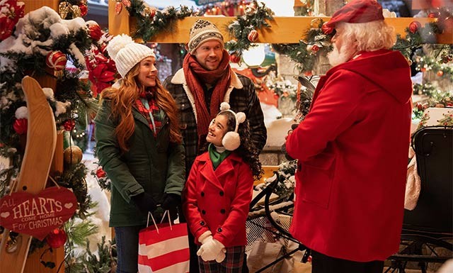 Falling for Christmas - Xiêu lòng Giáng sinh là bộ phim hài lãng mạn Mỹ chiếu trên Netflix