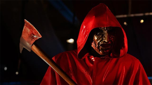 Ai là kẻ đã xuống tay với những ứng viên của vị trí Prom Queen?!?