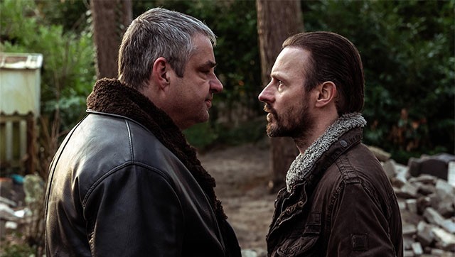 Ferry Bouman buộc phải trở lại thế giới ngầm bởi những vướng mắc từ trong quá khứ...