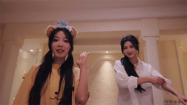 Nhiều nhân vật nữ xinh đẹp khác sẽ được mở khóa dần trong quá trình chơi