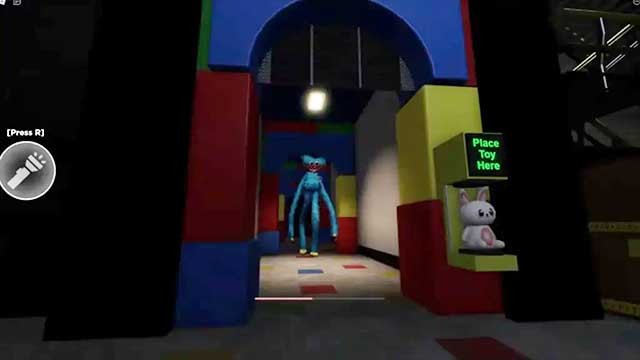 Các món đồ chơi trong game có tạo hình và bản chất đáng sợ như trong Poppy Playtime