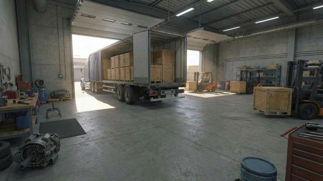 Vận chuyển hàng hóa đến các kho bằng phương tiện chuyên dụng