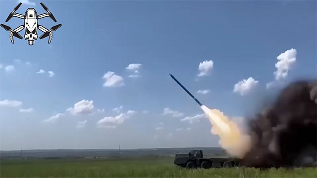 Chơi FPV Kamikaze Drone Simulator một mình hoặc hợp tác với bạn bè