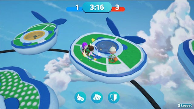 Hợp tác hoặc đối đầu với bạn bè trong các mini-game thú vị trong Galactic Getaway game