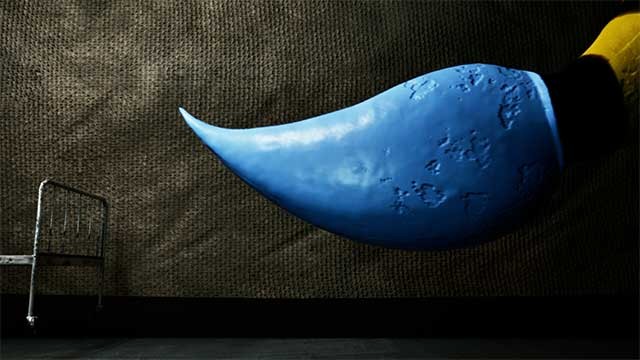 Bên dưới lớp vỏ bình thường của ngôi trường là một thế giới bị lãng quên