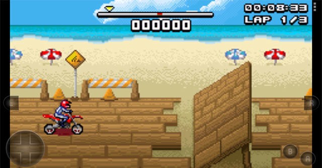 Chơi các game cổ điển trên Game Boy Advance, chẳng hạn Motocross Challenge