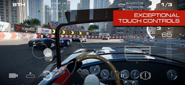 Điều khiển chạm màn hình, nghiêng máy hoặc sử dụng gamepad