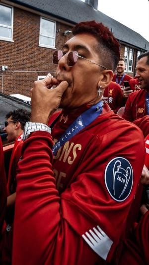 Hinh nen Liverpool cho di dong 21