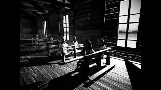 HORSES là game kinh dị FPS lấy bối cảnh trong một trang trại ngựa bí ẩn