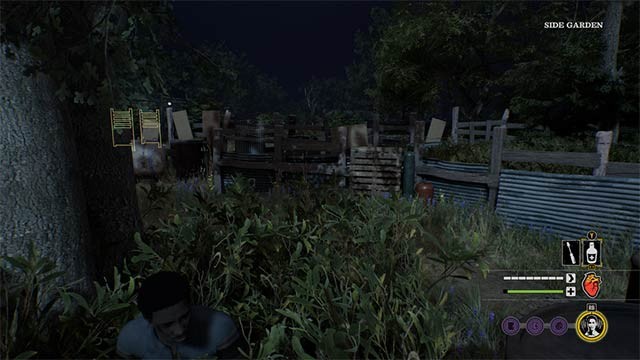 Ẩn nấp trong bụi cây hoặc nhà chính để gia tăng cơ hội sống sót