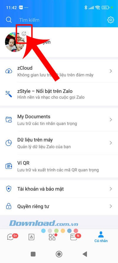 Chạm vào biểu tượng sticker kết hợp dấu