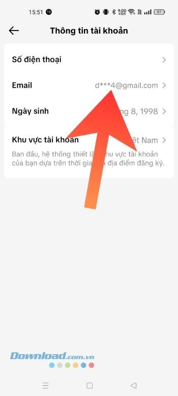 Nhấn vào phần thông tin Email.