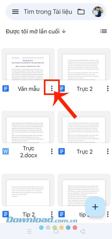 Nhấn vào biểu tượng dấu ba chấm