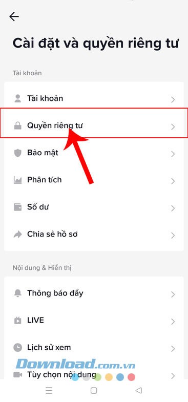 Nhấn vào mục Cài đặt và quyền riêng tư
