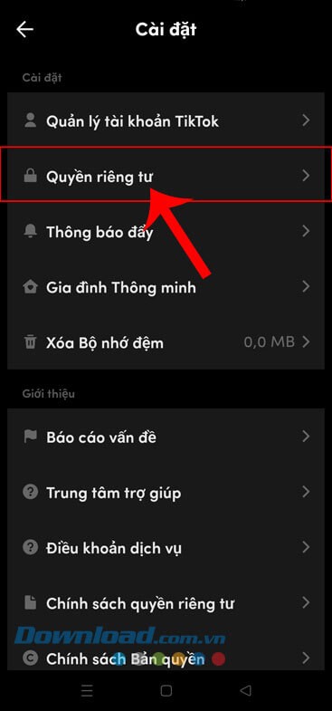 Nhấn vào mục Quyền riêng tư