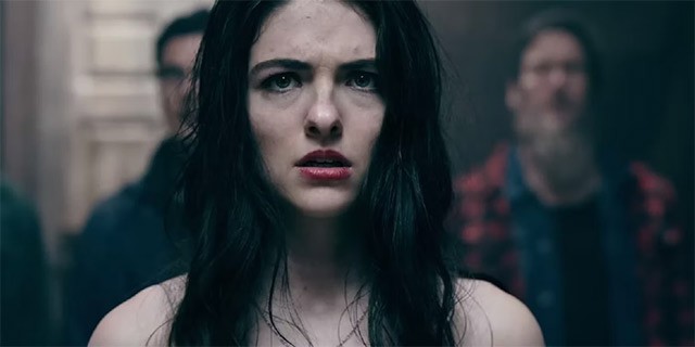 Câu chuyện xoay quanh những ám ảnh tâm lý của Laine trước lễ hội săn chó kinh dị