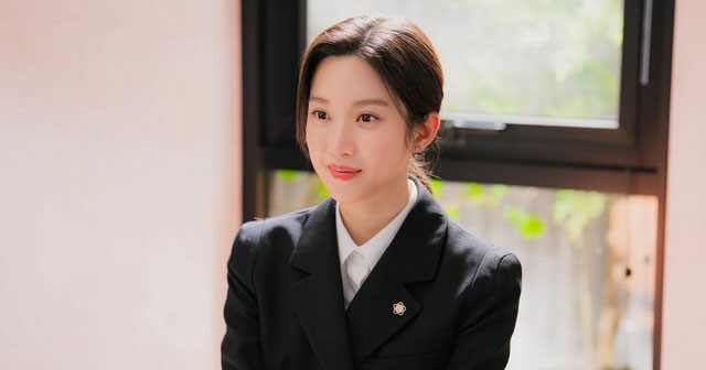 Moon Ga Young trong vai Kang Hui Ji