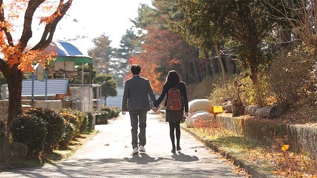 Legendary Class Blind Date là game hẹn hò tương tác do người thật đóng