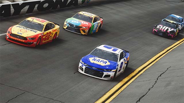 Chinh phục 39 cung đường thách thức của NASCAR Heat V