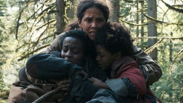 Bộ phim xoay quanh cuộc chiến sinh tồn của 3 mẹ con ở trong rừng
